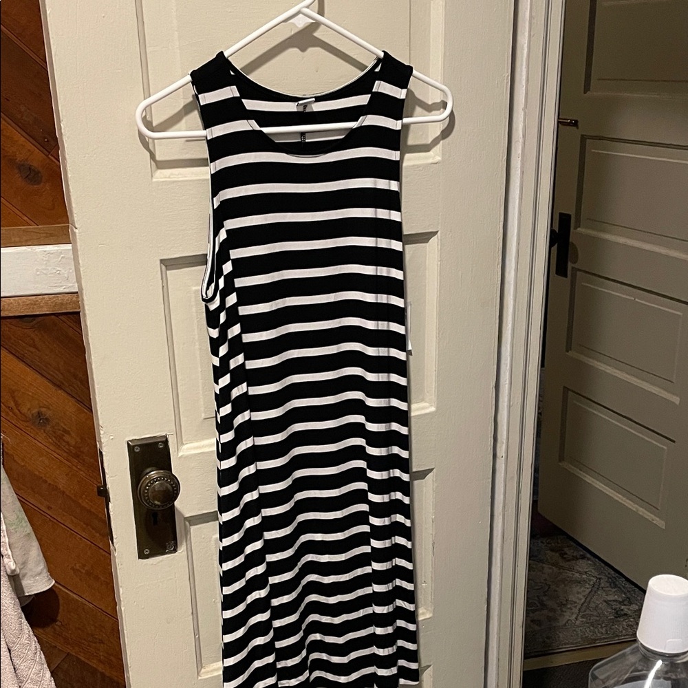 Old Navy Black and White Striped Maxi Dress